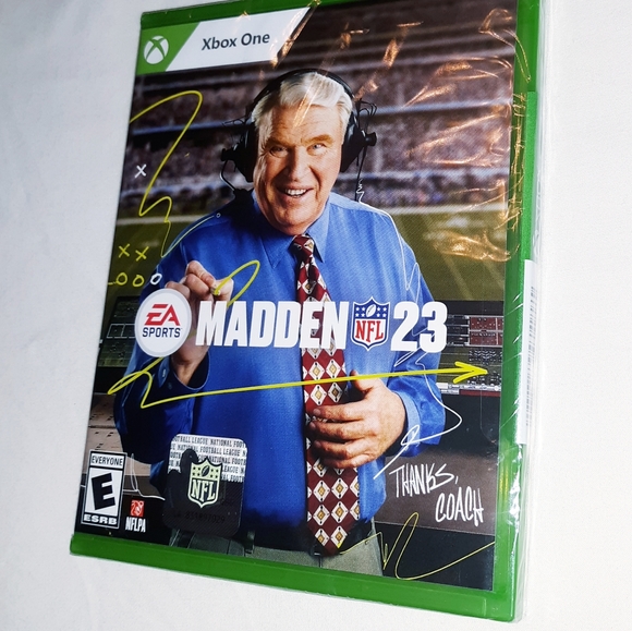Xbox One Limited Sport Bundle WWE22/Madden NFL 23 - Picture 3 of 3